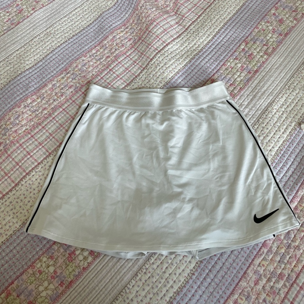 nike tennis skort (white, size xs)